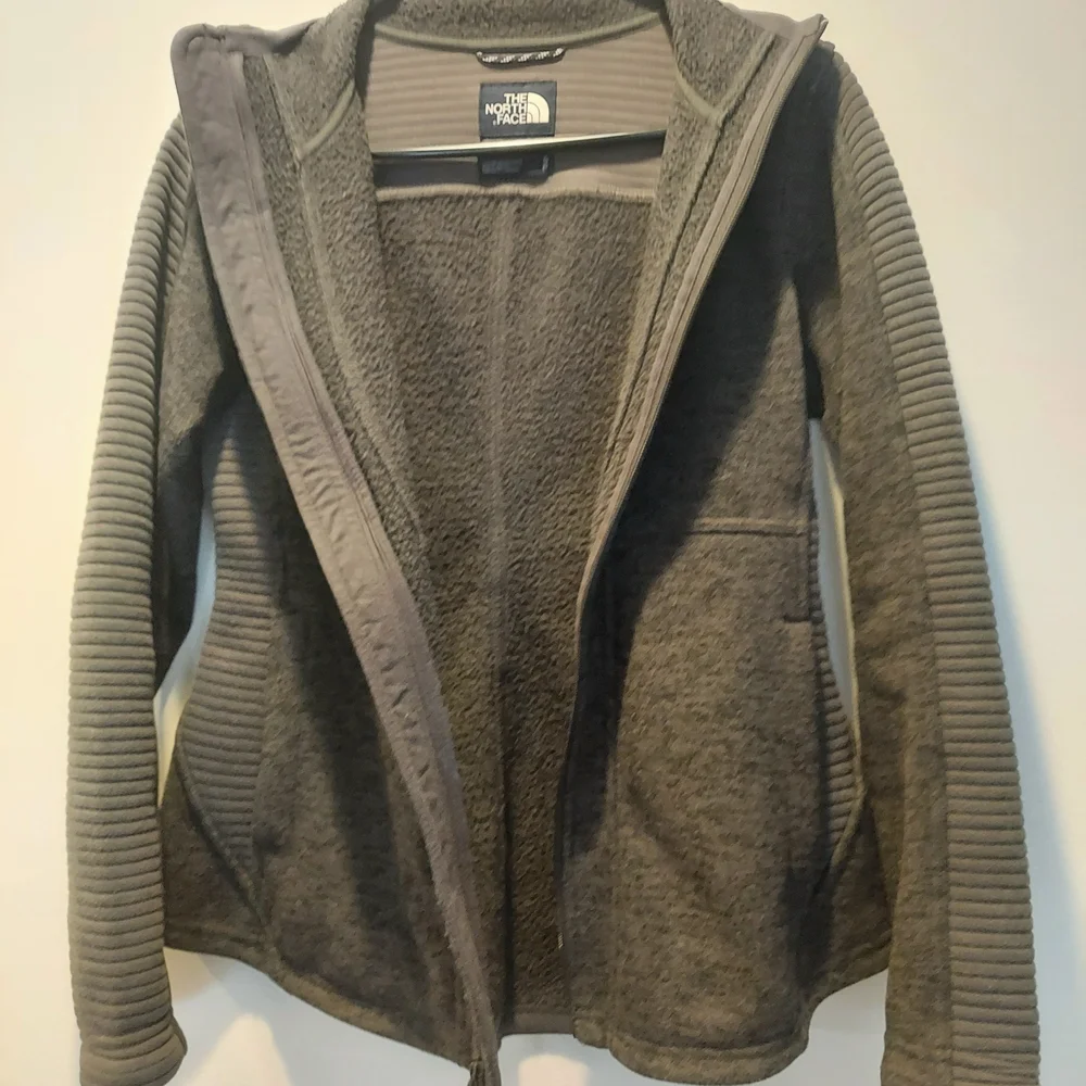The North Face Women's Gray Jacket~ Size Small - Picture 3 of 9